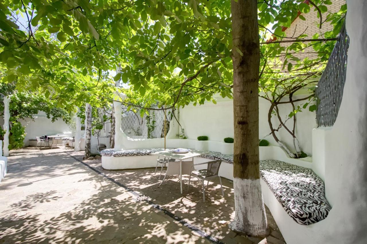 Riviera Apartments - Уединенный Отдых У Моря Odessa Exteriör bild